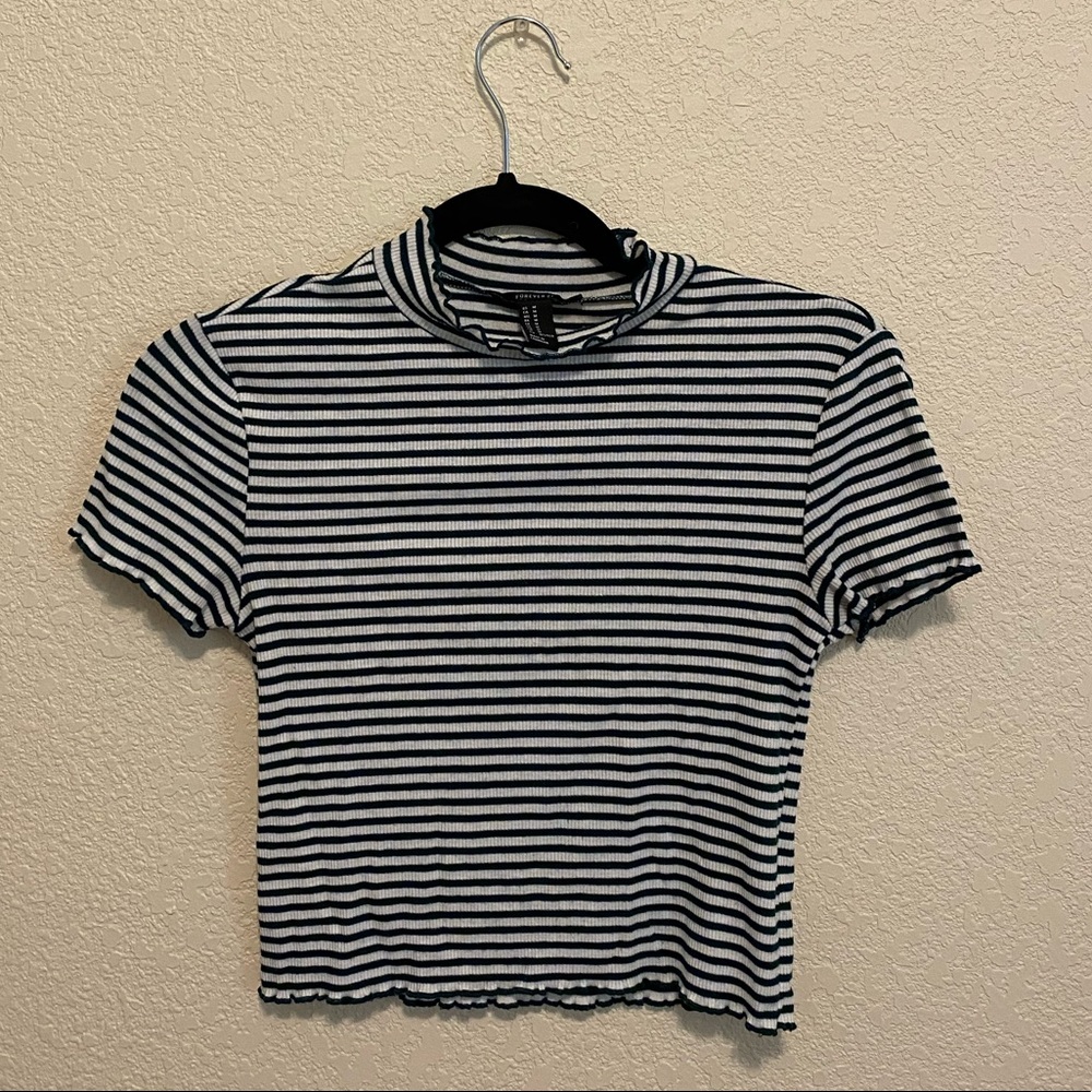 DARK GREEN // cropped-ribbed top